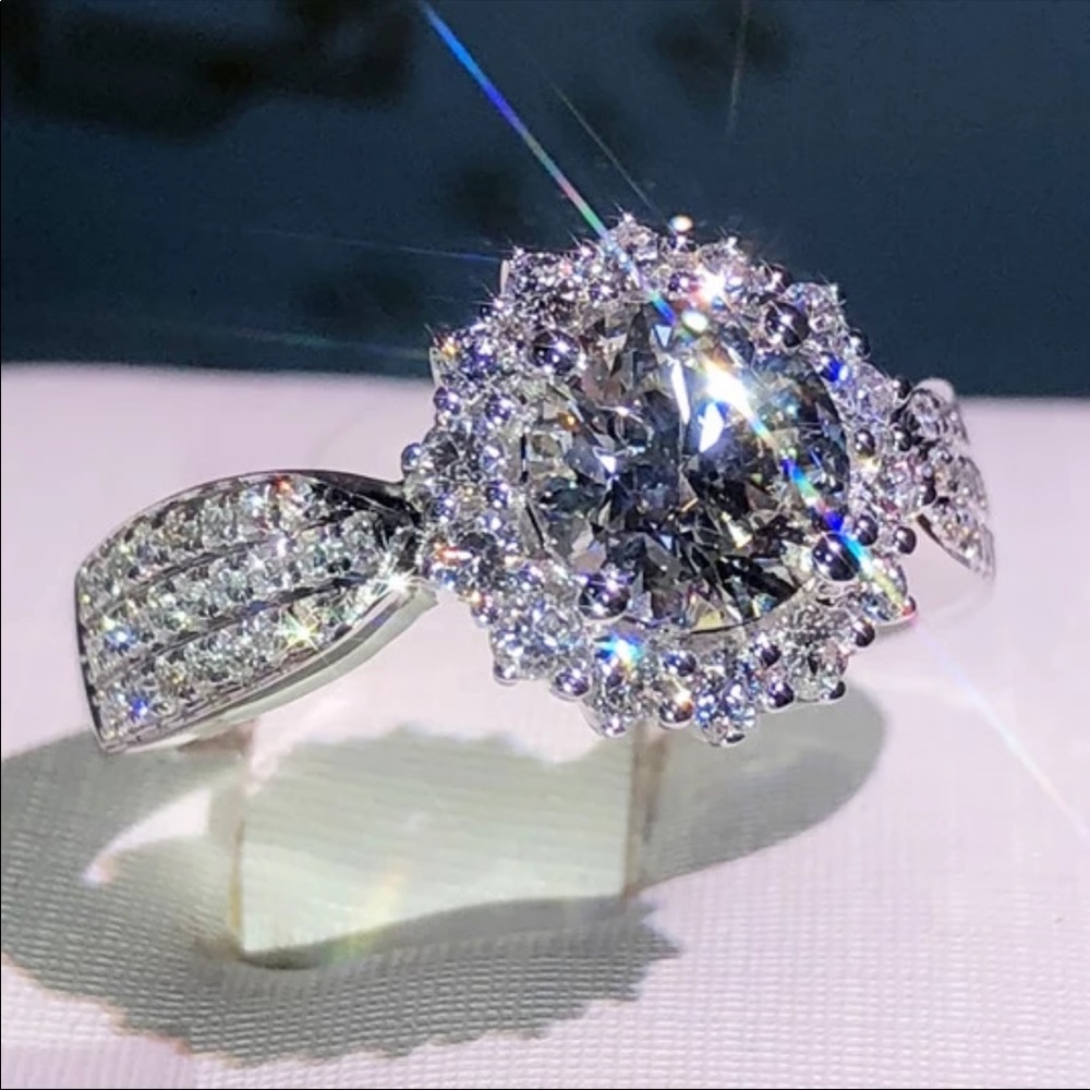 New 935 Silver Dainty around Flower Diamond Ring - Picture 2 of 6
